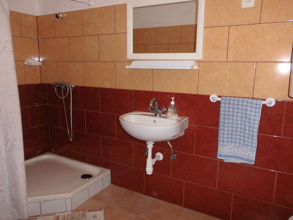 Fenyves Apartman Sárospatak Exterior foto